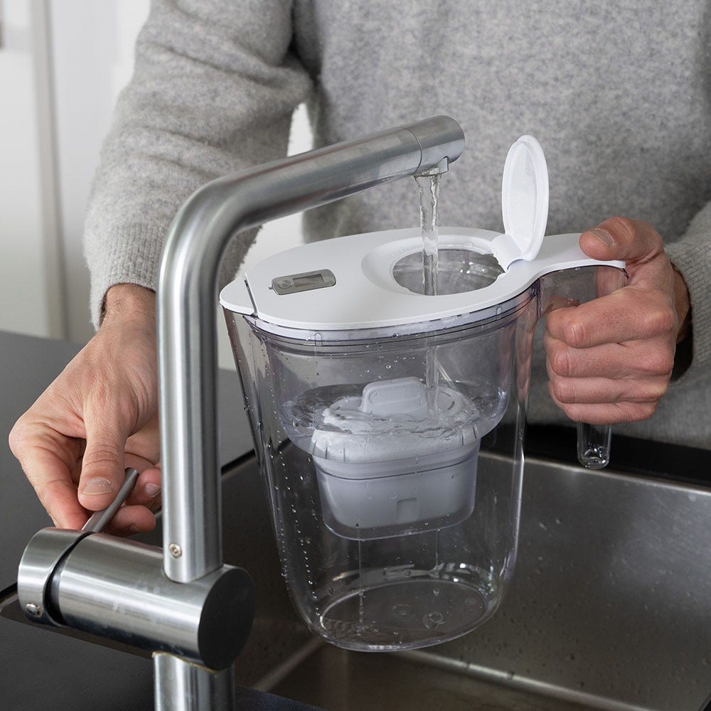 Philips vandfilterkande 2,6 L + 6 Micro X-Clean vandfilter (filtrerer PFAS) AWP2933WHT6