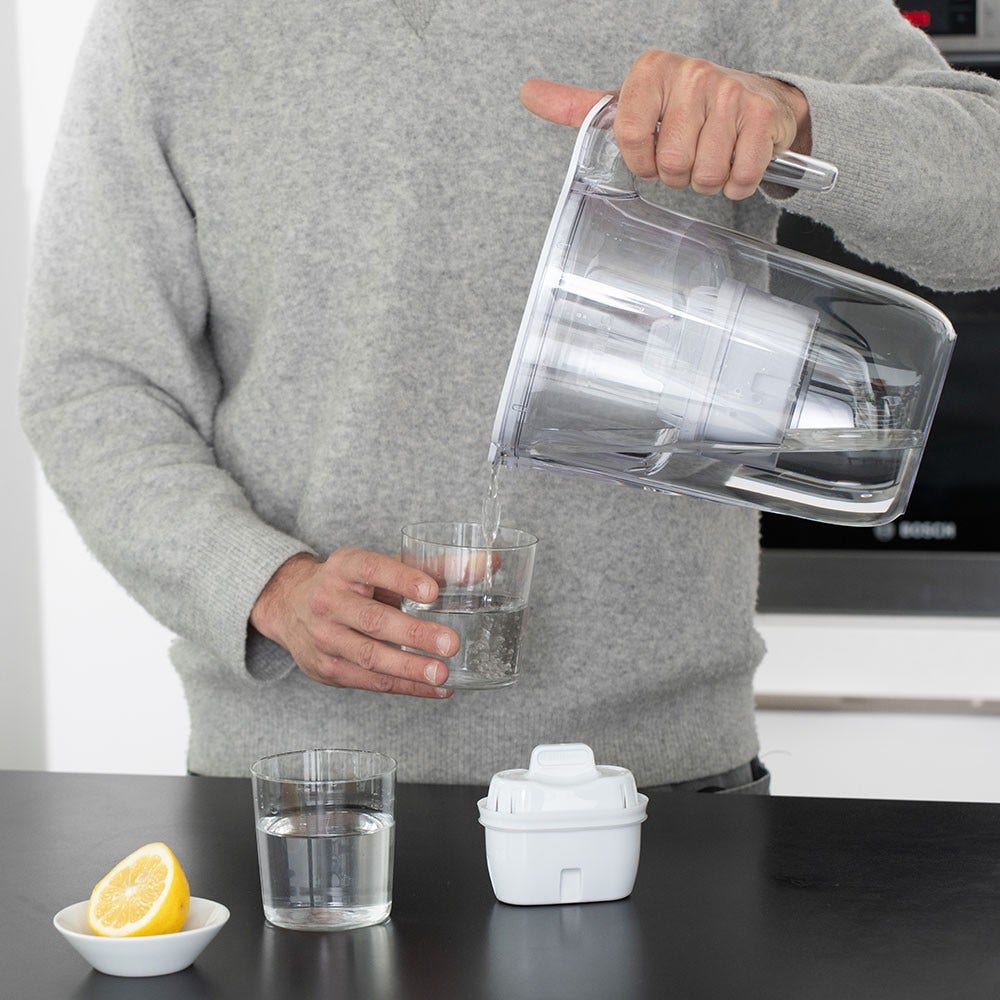 Philips vandfilterkande 2,6 L + 6 Micro X-Clean vandfilter (filtrerer PFAS) AWP2933WHT6